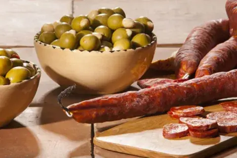 Spanish chorizo tapas: Sliced chorizo as an appetiser