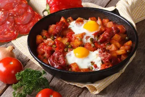 Huevos revueltos con chorizo