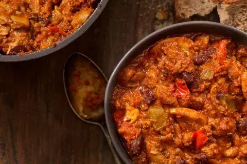 Chili con carne and chorizo