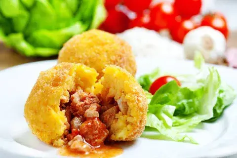 Croquetas de arroz y chorizo