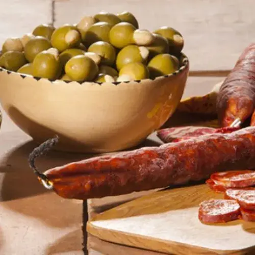 Spanish chorizo tapas: Sliced chorizo as an appetiser